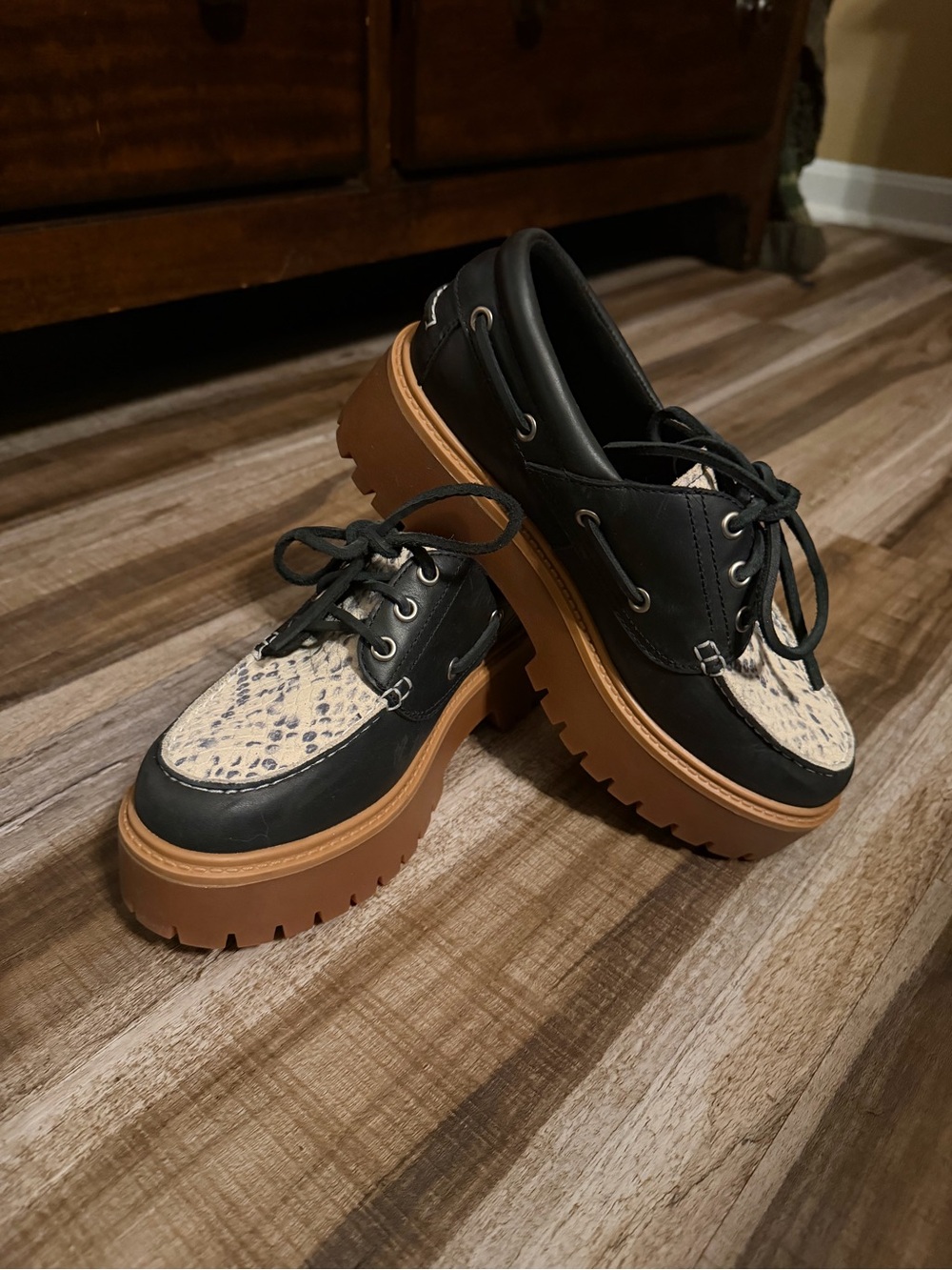 Timberland chunky Lug Sole Shoes in Black and Tan